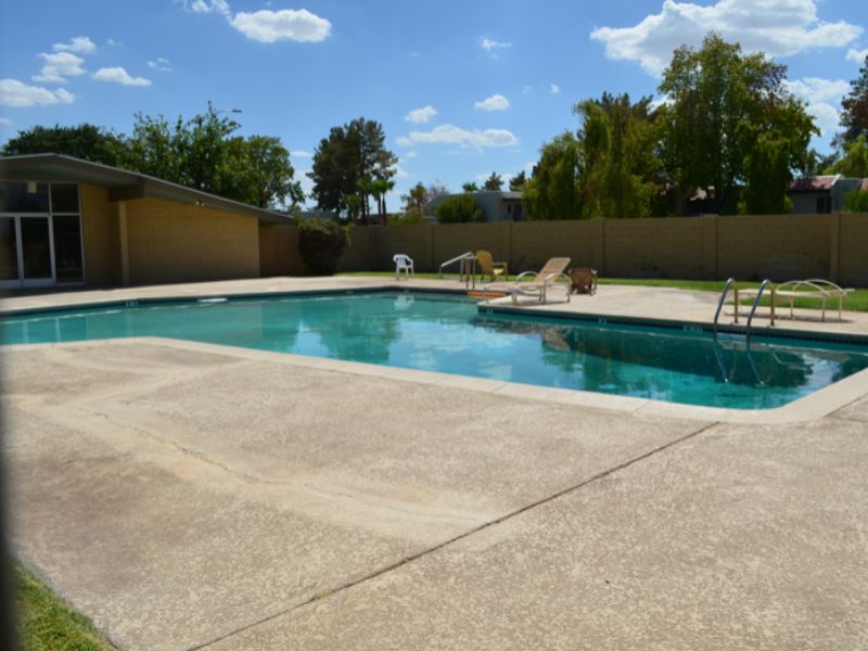 Tempe Townhome Community Pool Amenity