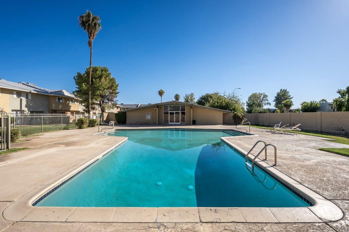 Community clubhouse near 12 E Hermosa Dr