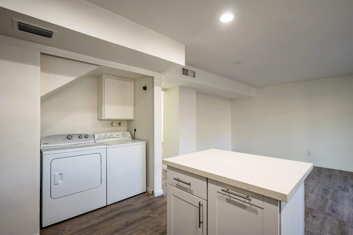 In-unit laundry at 12 E Hermosa Dr