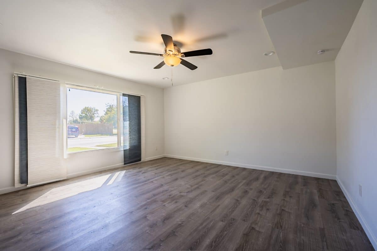 Living room with vinyl plank floors, 12 E Hermosa Dr