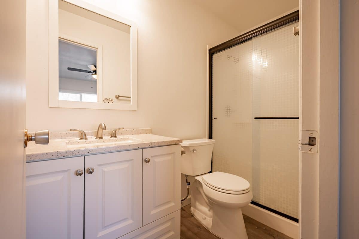 Primary full bathroom at 12 E Hermosa Dr