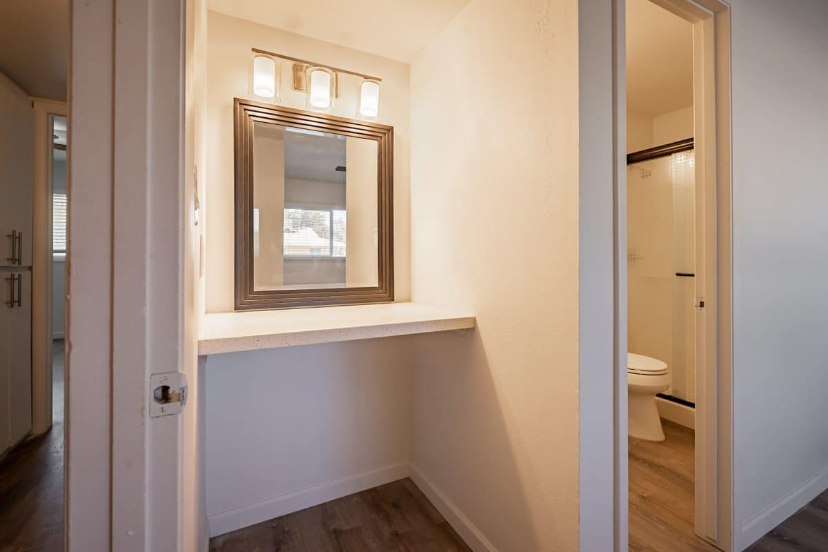 Primary bath vanity and quartz counters